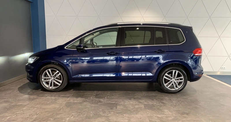 Volkswagen Touran cena 110900 przebieg: 102188, rok produkcji 2020 z Warszawa małe 379